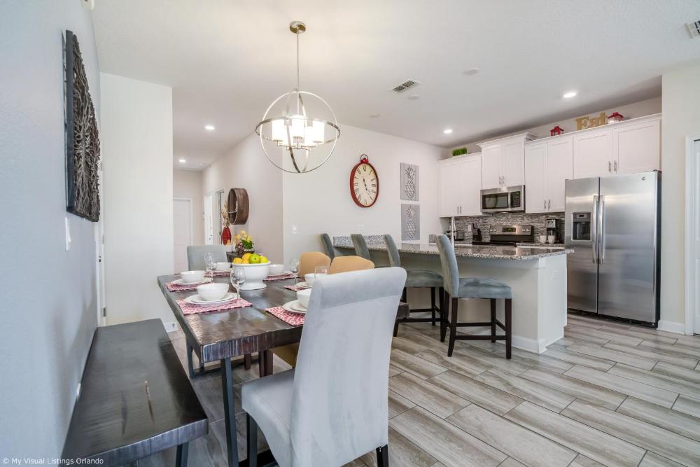 Stunning Lakeview Townhome w Private Pool